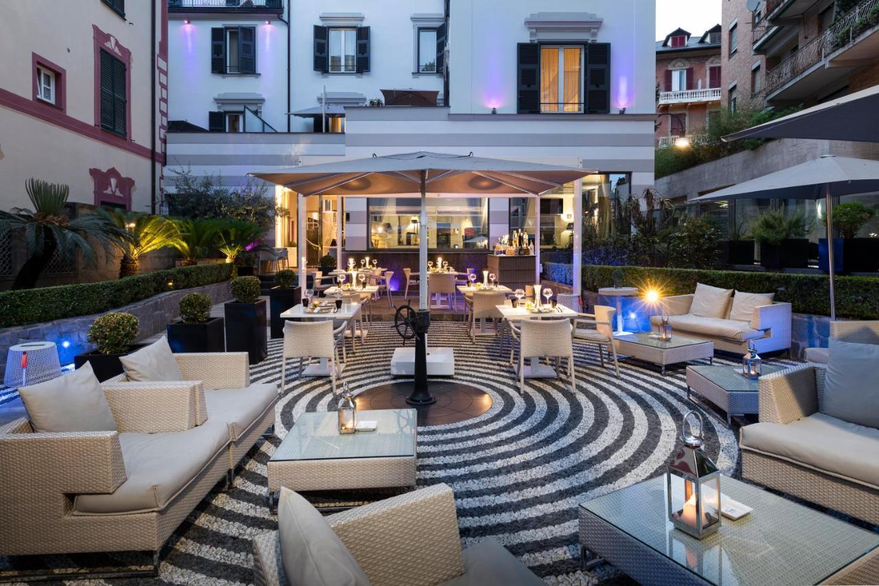 Lhp Hotel Santa Margherita Palace & Spa Santa Margherita Ligure Zewnętrze zdjęcie The Hotel's courtyard