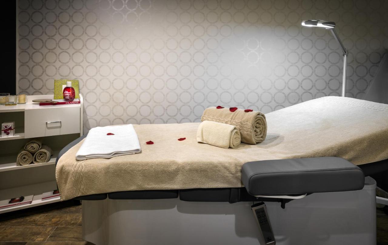 Lhp Hotel Santa Margherita Palace & Spa Santa Margherita Ligure Zewnętrze zdjęcie A massage bed